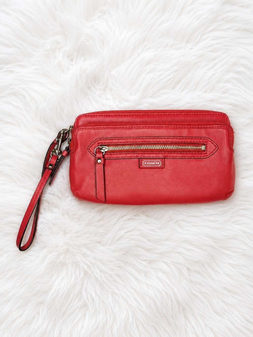 ✨️𝑴𝒂𝒌𝒆 𝒂𝒏 𝑶𝒇𝒇𝒆𝒓✨️Coach Leather Double Zip Wallet
